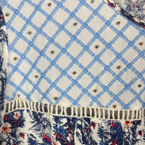 Solitaire Blue & White Floral Tie Front 3/4 Sleeve Bib Collar Blouse Size Large - Picture 7 of 11